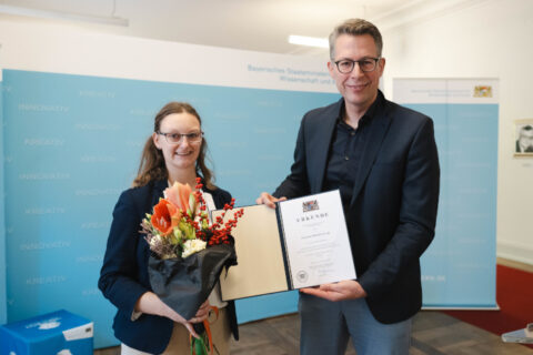 Zum Artikel "Ingenieurinnenpreis des bayerischen Staatsministeriums für Dr. Sarah Trockel"